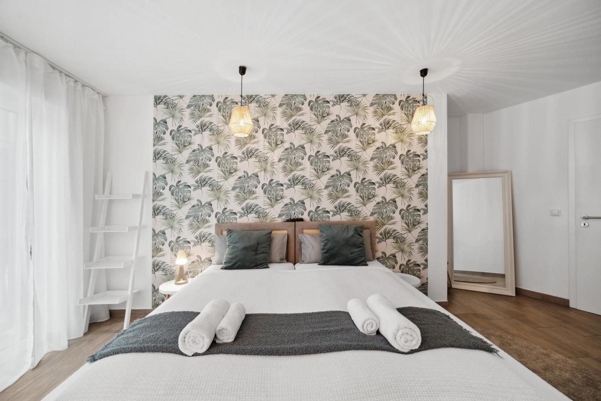 Sali Homes Spacious Apartment With Terrace In City Center Bayreuth Bagian luar foto